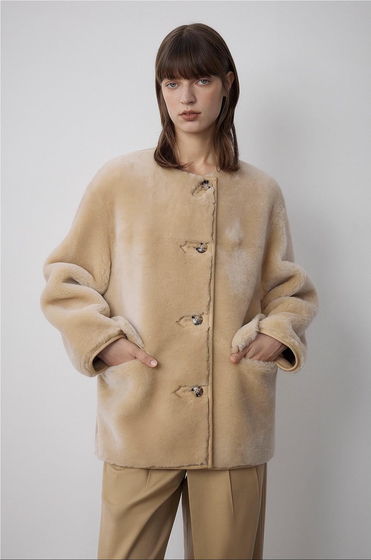 "Retro Time" Merino women's winter short round neck sheepskin jacket