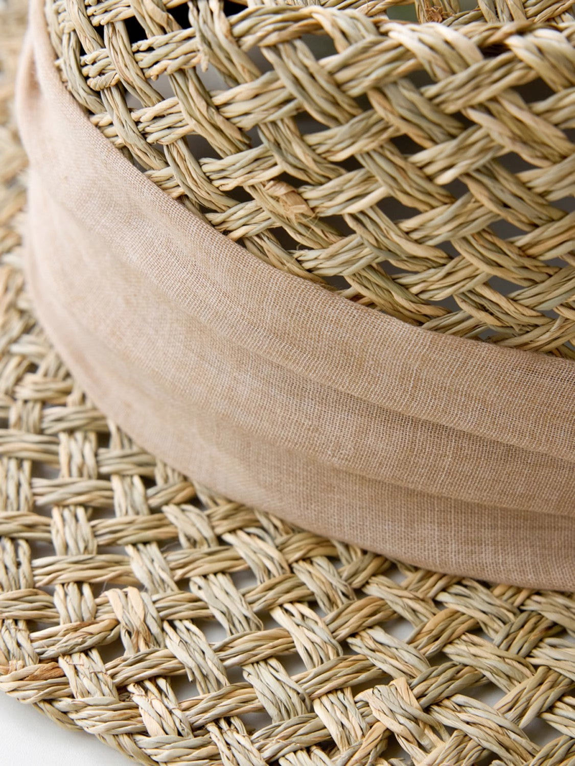 "Casual Beach Hat" French retro all-match salty grass woven concave top sun hat for summer