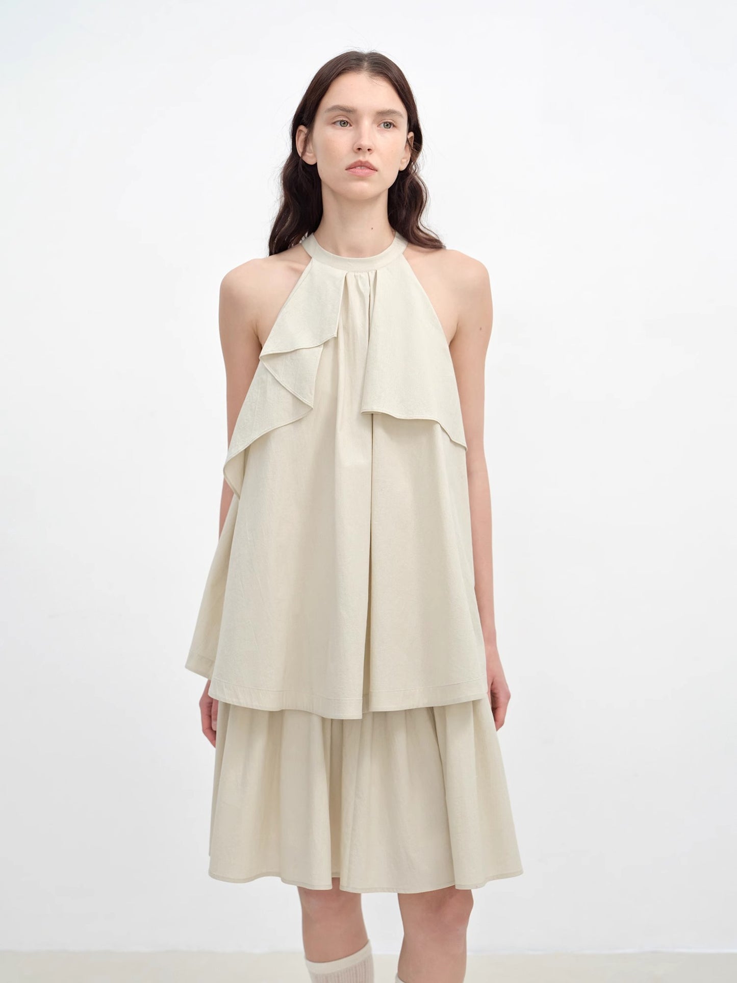 "Floating Island Manor" small stand-up collar design asymmetrical halter dress