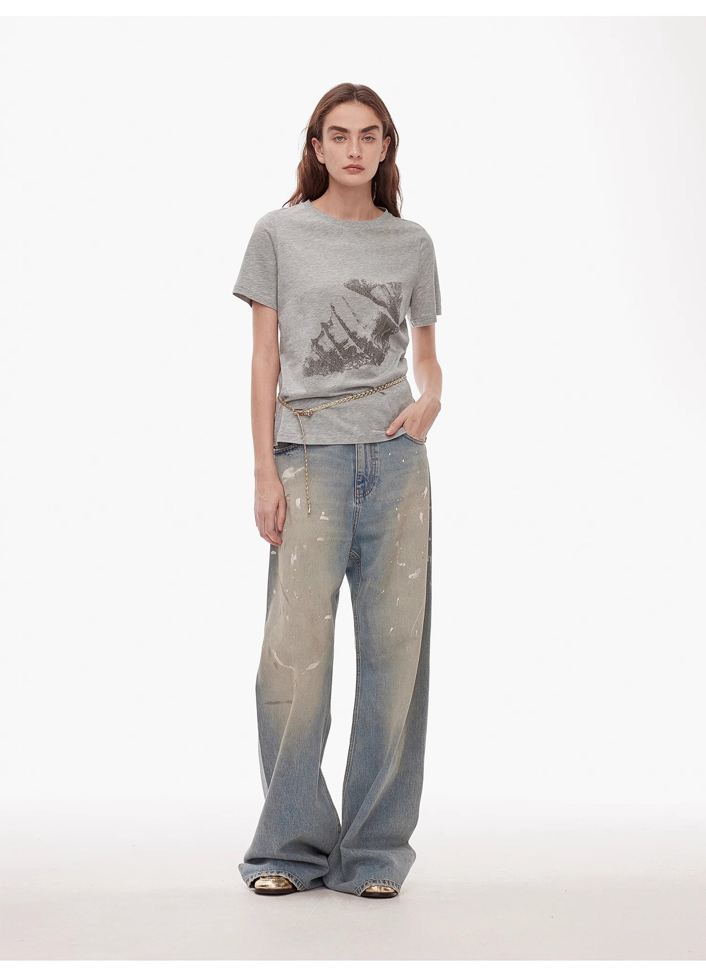 Fashionable and slim fit, all-season original printed, tailored hourglass-style, round neck, short waist T-shirt