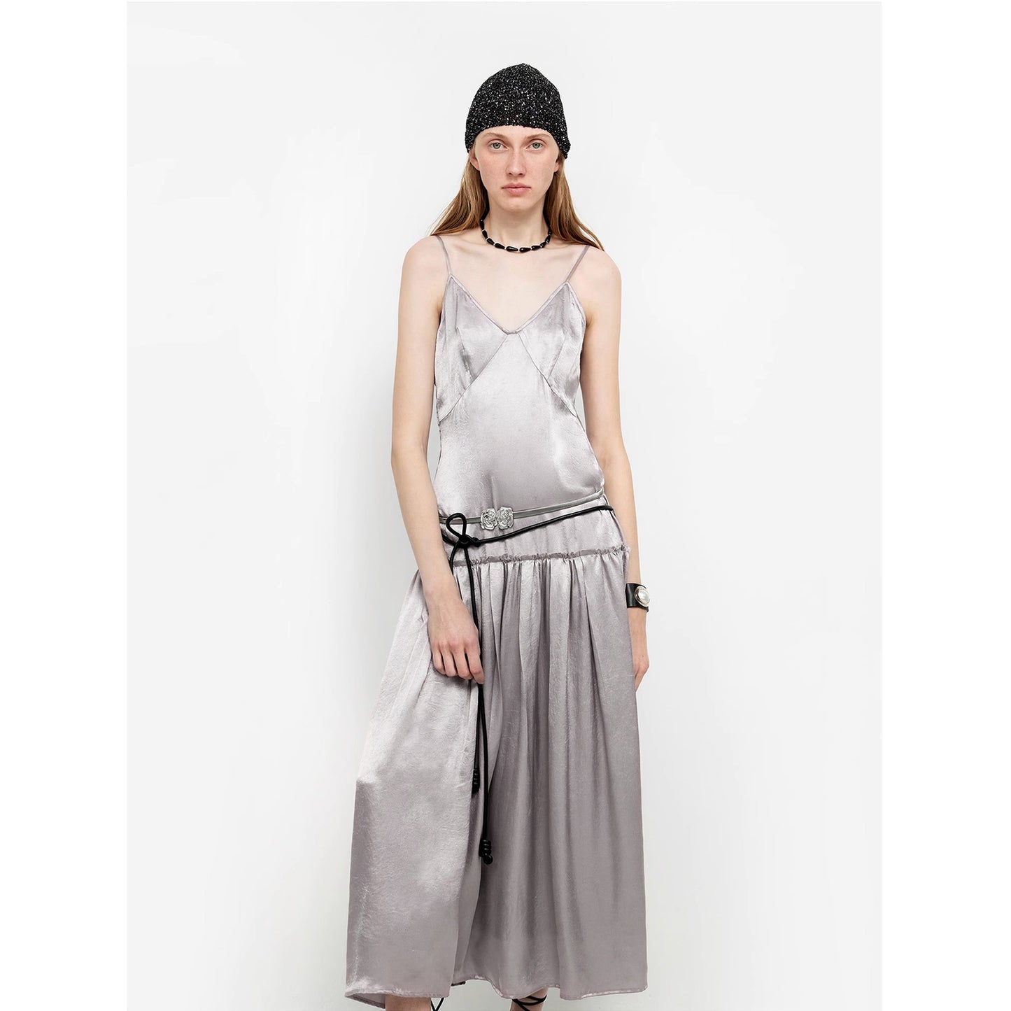 "Girls' Letterhead" Luxurious and light, glossy and silky 100% acetate low-waisted long suspender dress