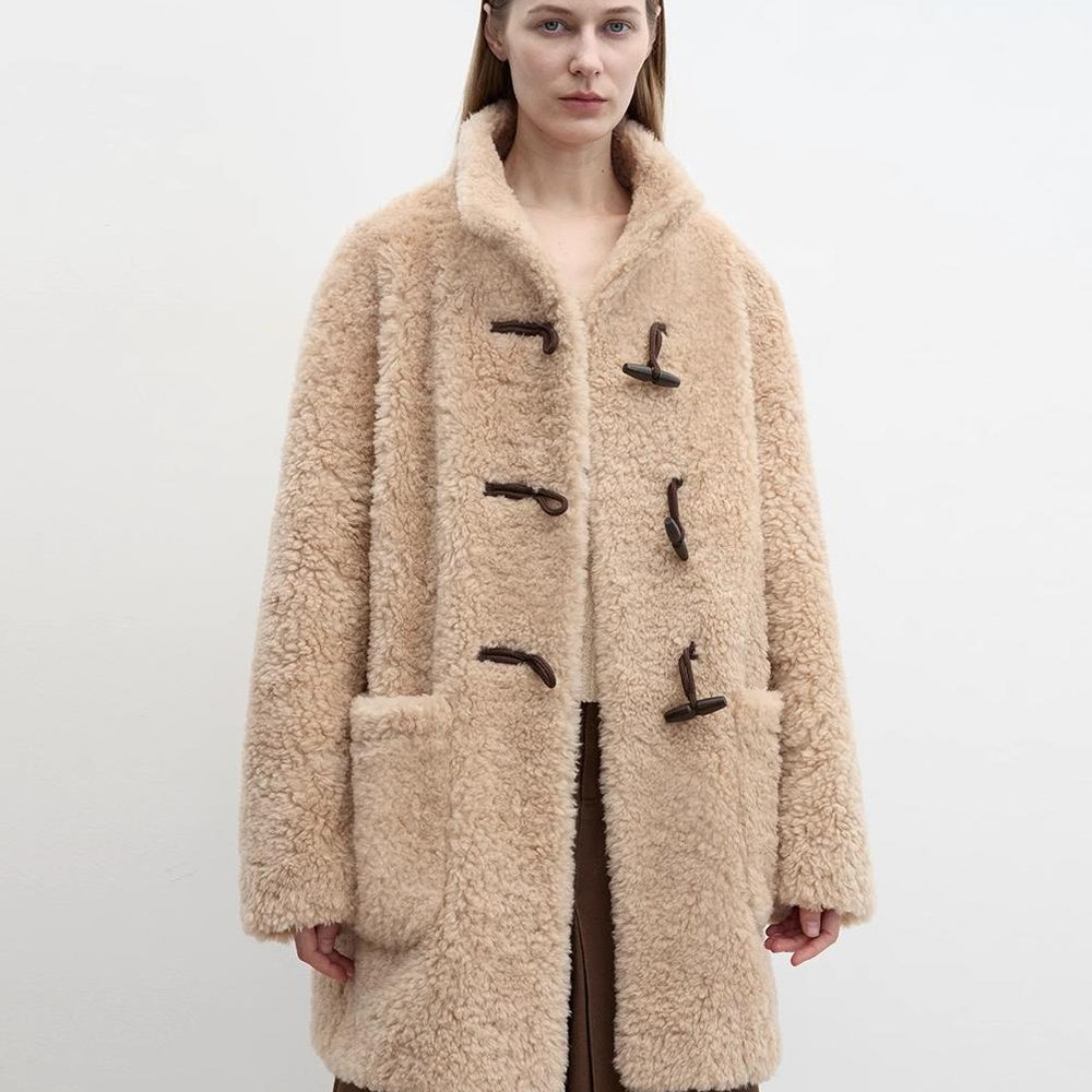 Light and wandering imported Lagon style curly shearling velvet stick button stand collar jacket