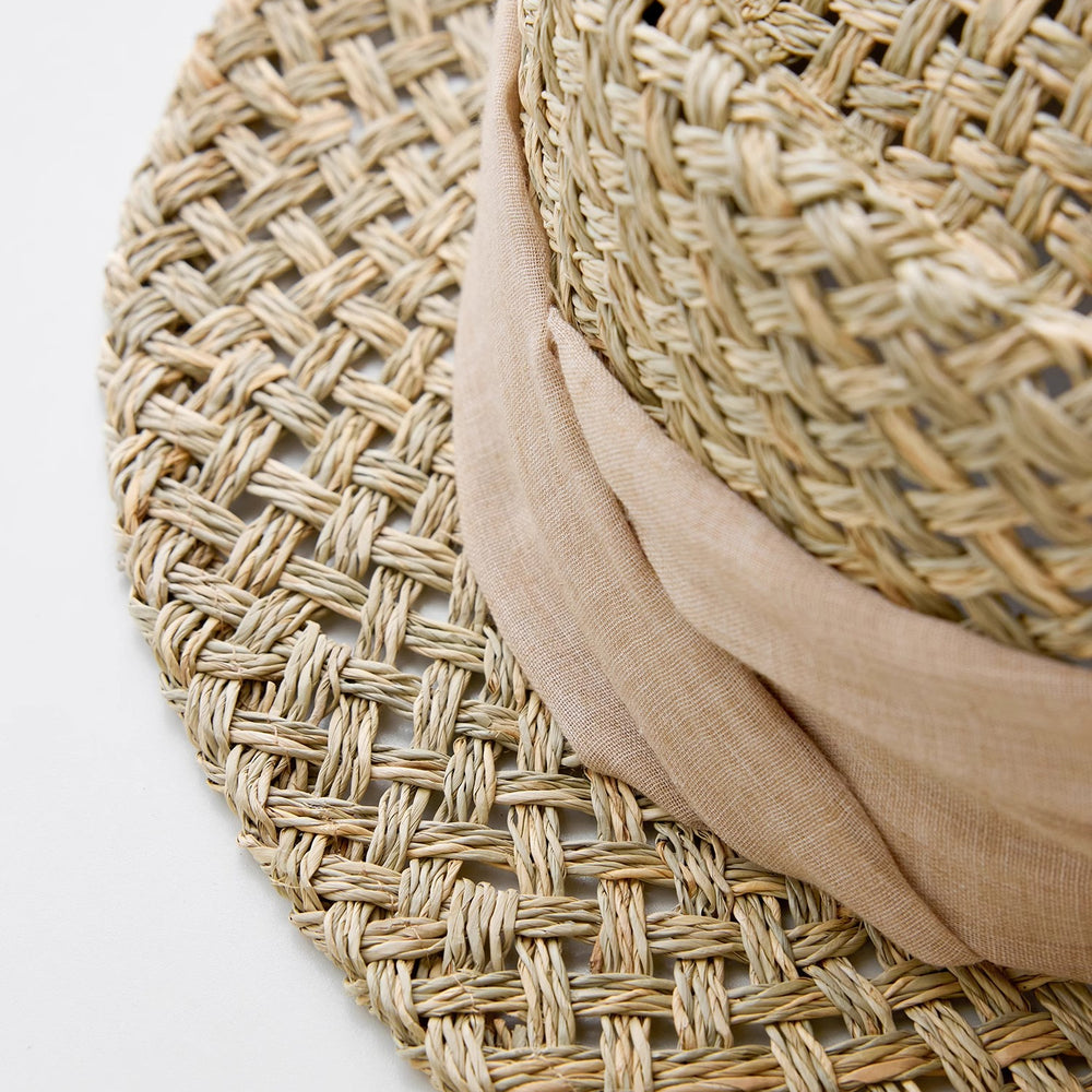 
                  
                    "Casual Beach Hat" French retro all-match salty grass woven concave top sun hat for summer
                  
                