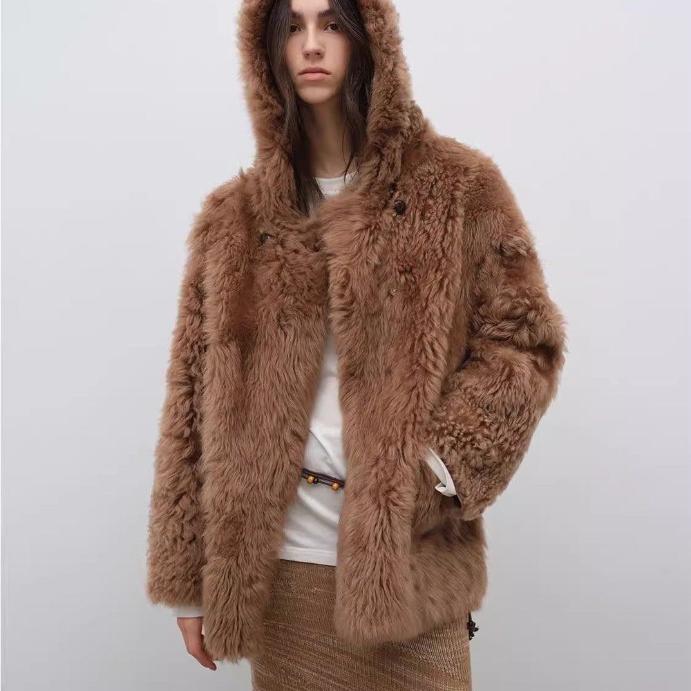 
                  
                    Clouds of smoke become rain Imported Tuscan hooded sheepskin
                  
                