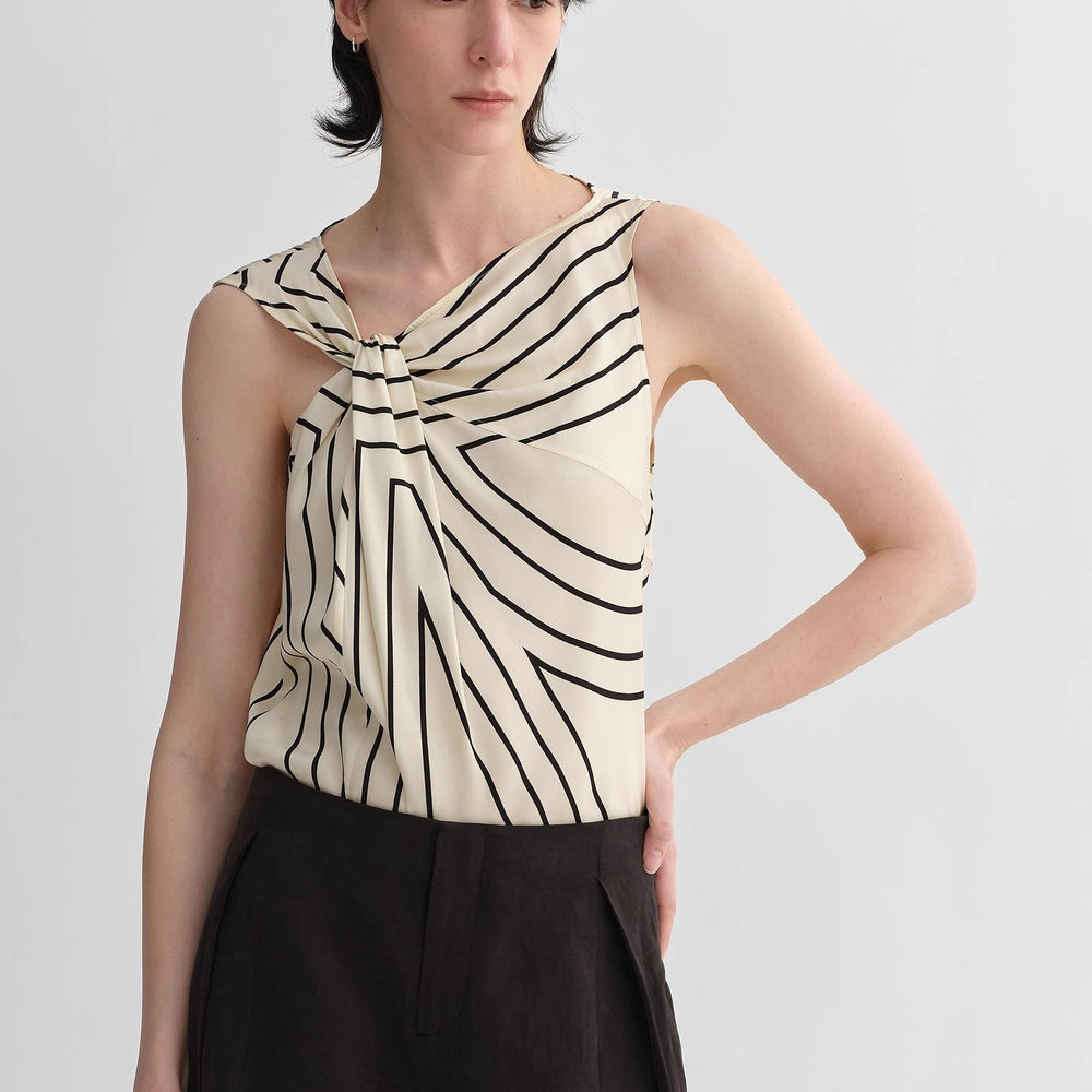 
                  
                    Elastic silk twisted collar original geometric print slim fit multi-occasion T-shirt sleeveless vest for women
                  
                