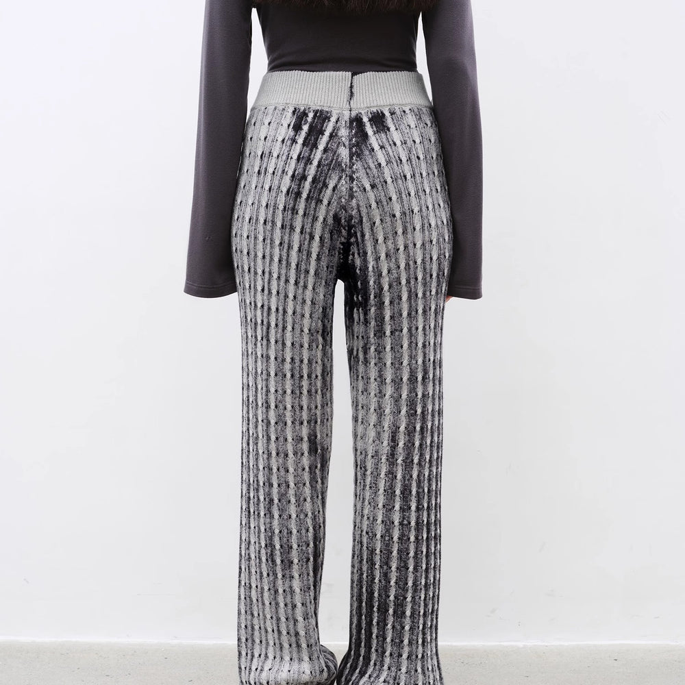 
                  
                    "Winter Date" fashionable slim silhouette permeation printing and dyeing process loose knitted straight pants
                  
                