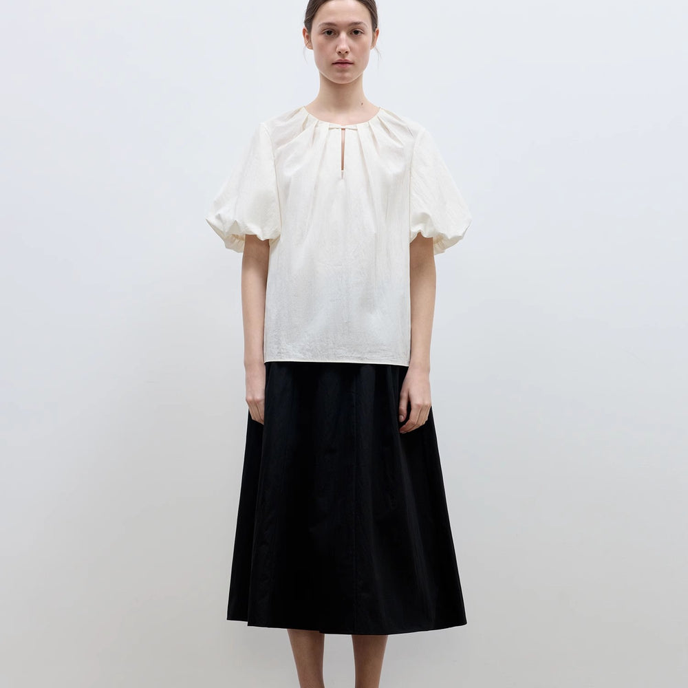 "Iceland Diary" neckline pleated design round neck tie puff sleeve short sleeve shirt for women