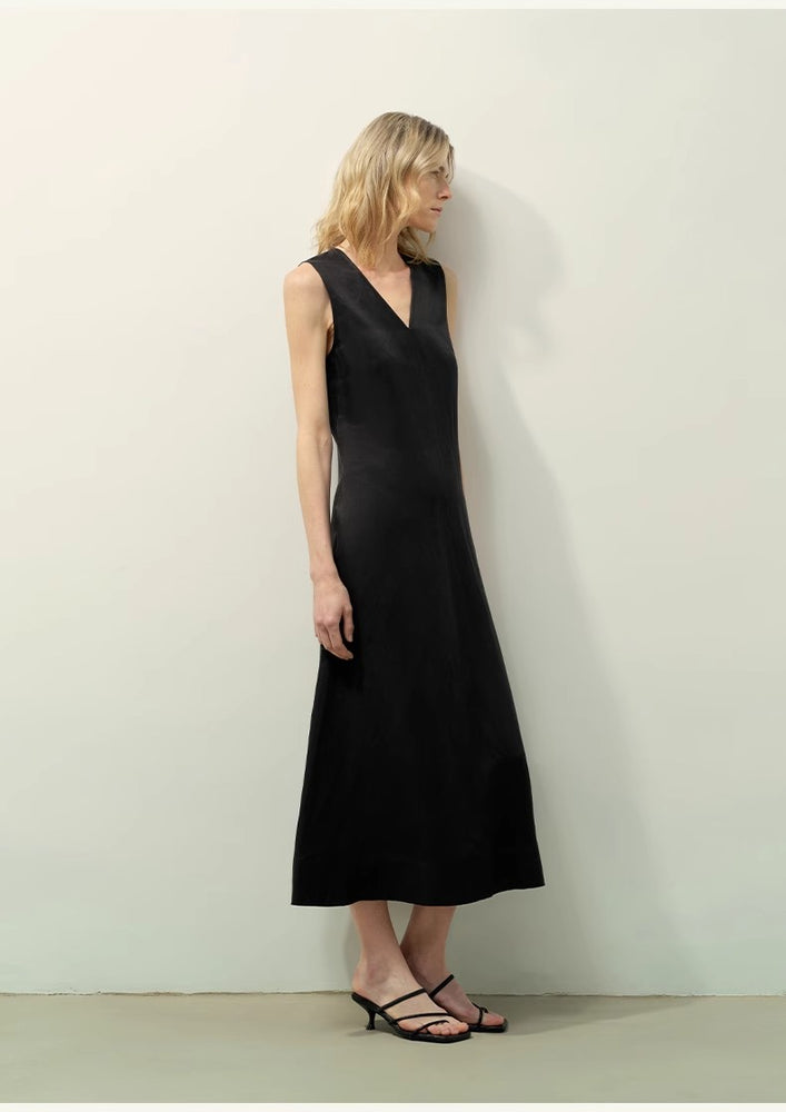 
                  
                    Lightweight and zero-pressure cupro linen textured anti-wrinkle V-neck sleeveless A-line dress
                  
                