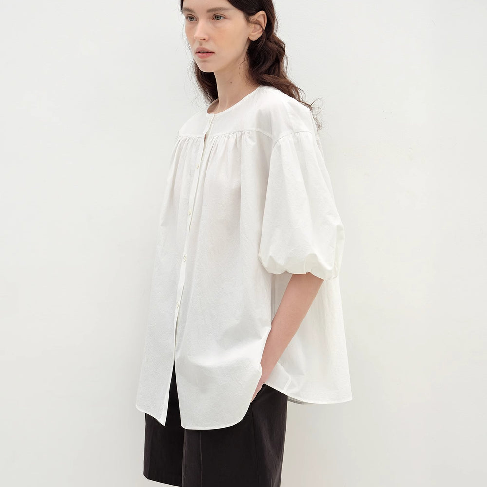 
                  
                    "Romantic Line Drawing" Pure Cotton Slightly Wrinkled Puff Sleeve Short Top for Women
                  
                