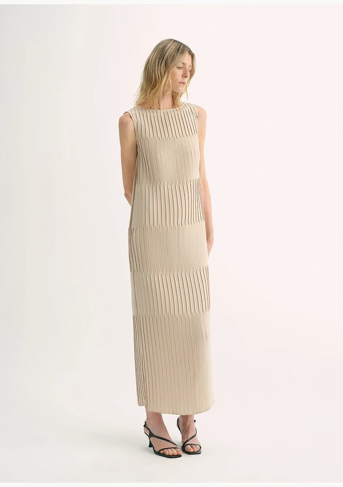 
                  
                    Original design handmade pleated straight sleeveless boat neck dress
                  
                