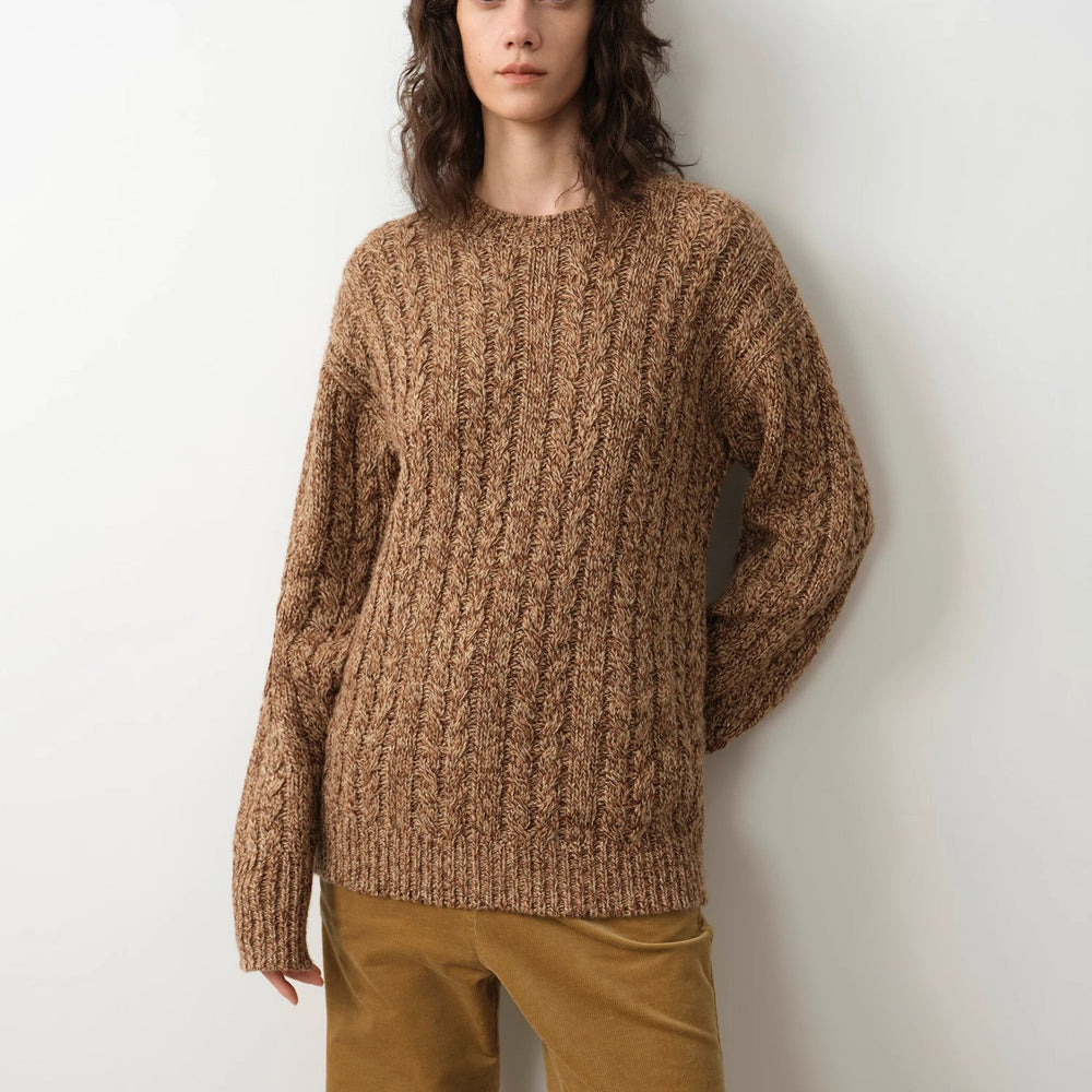 
                  
                    "Thousand Islands Forest Club" Cable-cut Round Neck Wool Blend Slightly Wide Shoulder Sweater
                  
                