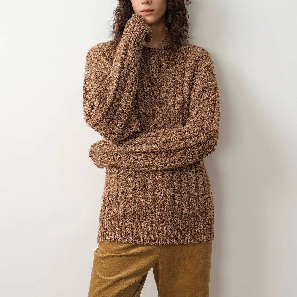 
                  
                    "Thousand Islands Forest Club" Cable-cut Round Neck Wool Blend Slightly Wide Shoulder Sweater
                  
                