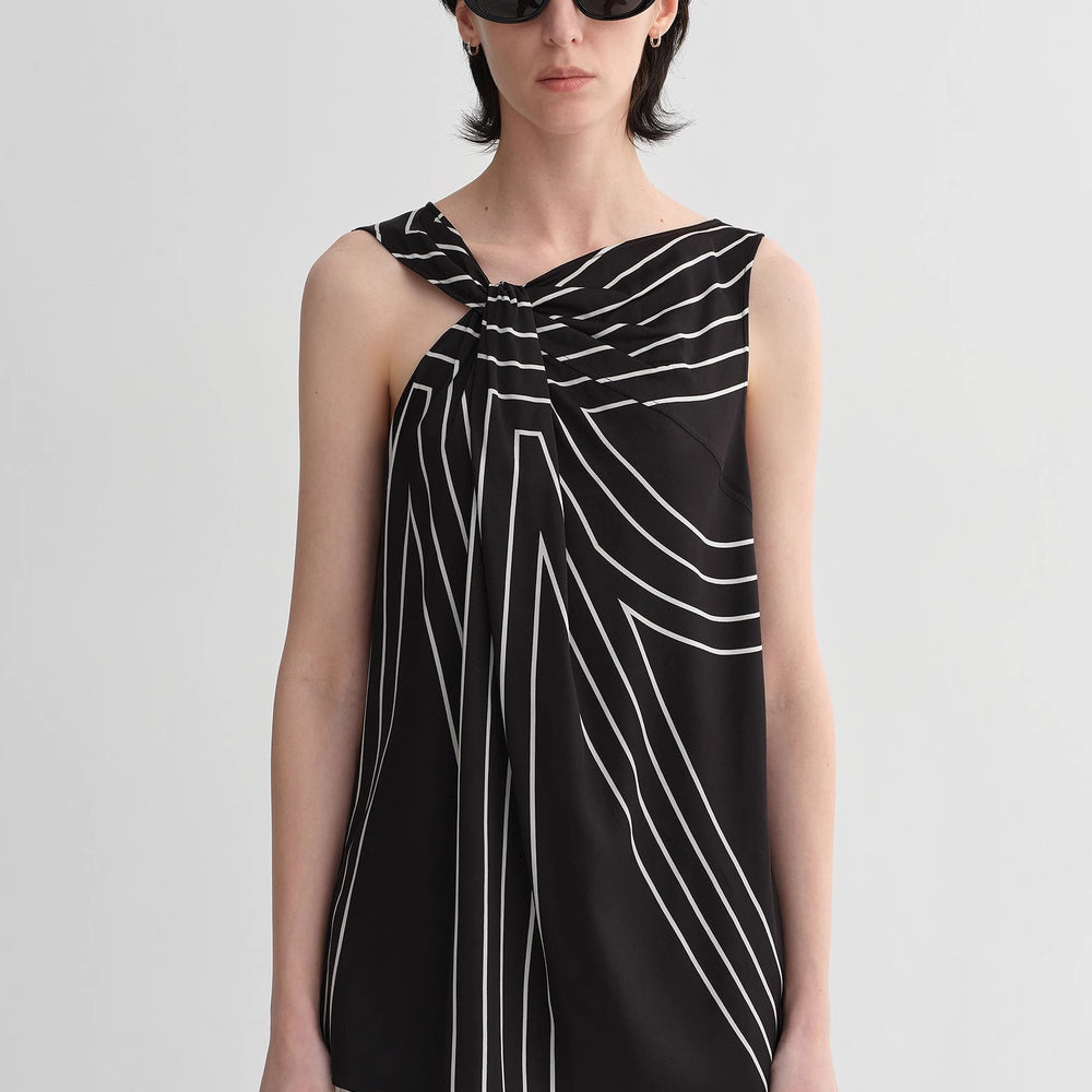 
                  
                    Elastic silk twisted collar original geometric print slim fit multi-occasion T-shirt sleeveless vest for women
                  
                