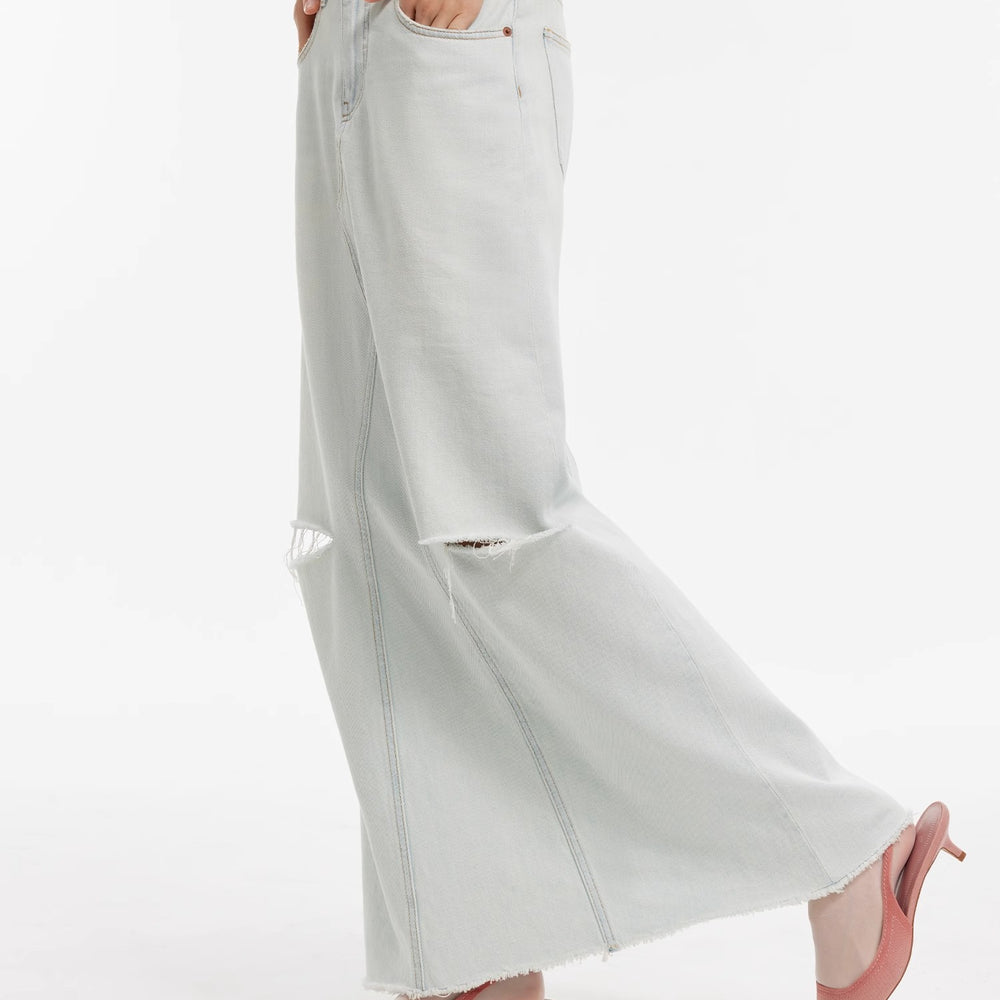 
                  
                    "Walden Pond" Turkish Imported Wash-faded Distressed Hole Denim A-line Skirt
                  
                