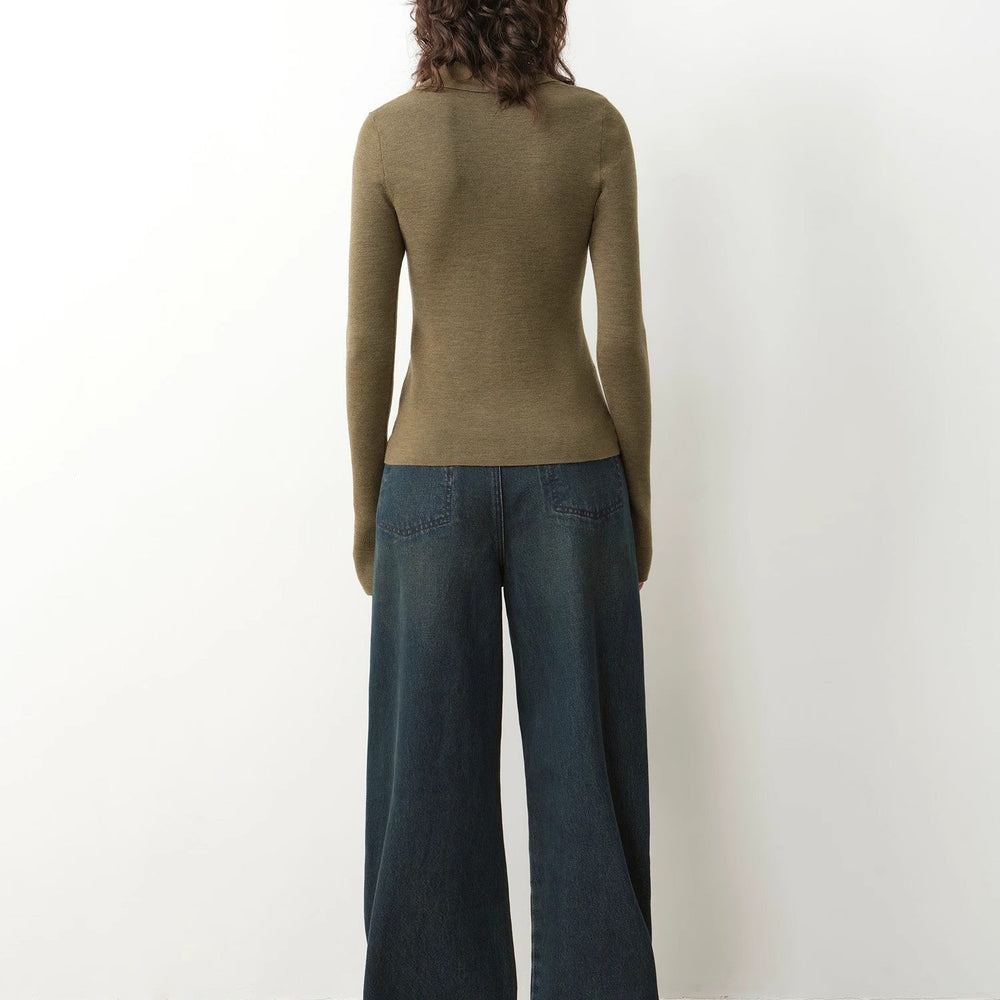 
                  
                    "Effortless Knit"Imported Yangtze 2S 30-Count Merino Wool Polo Neck Sweater for Autumn/Winter
                  
                