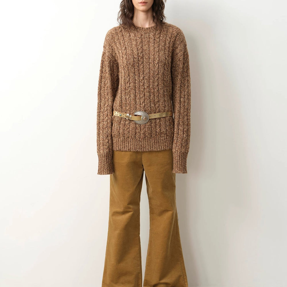 
                  
                    "Thousand Islands Forest Club" Cable-cut Round Neck Wool Blend Slightly Wide Shoulder Sweater
                  
                