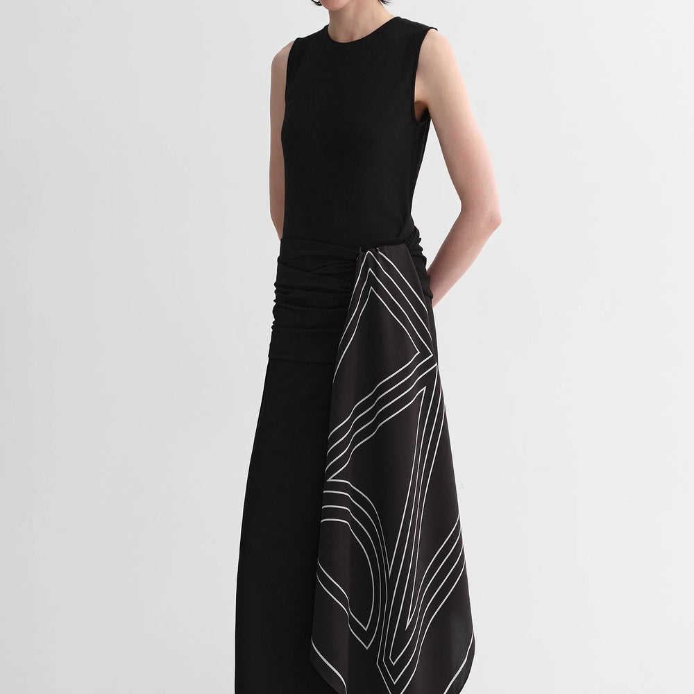 
                  
                    Ice silk wool blend dress with adjustable waistline, hip-flattering design, slim fit for a figure-slimming effect
                  
                