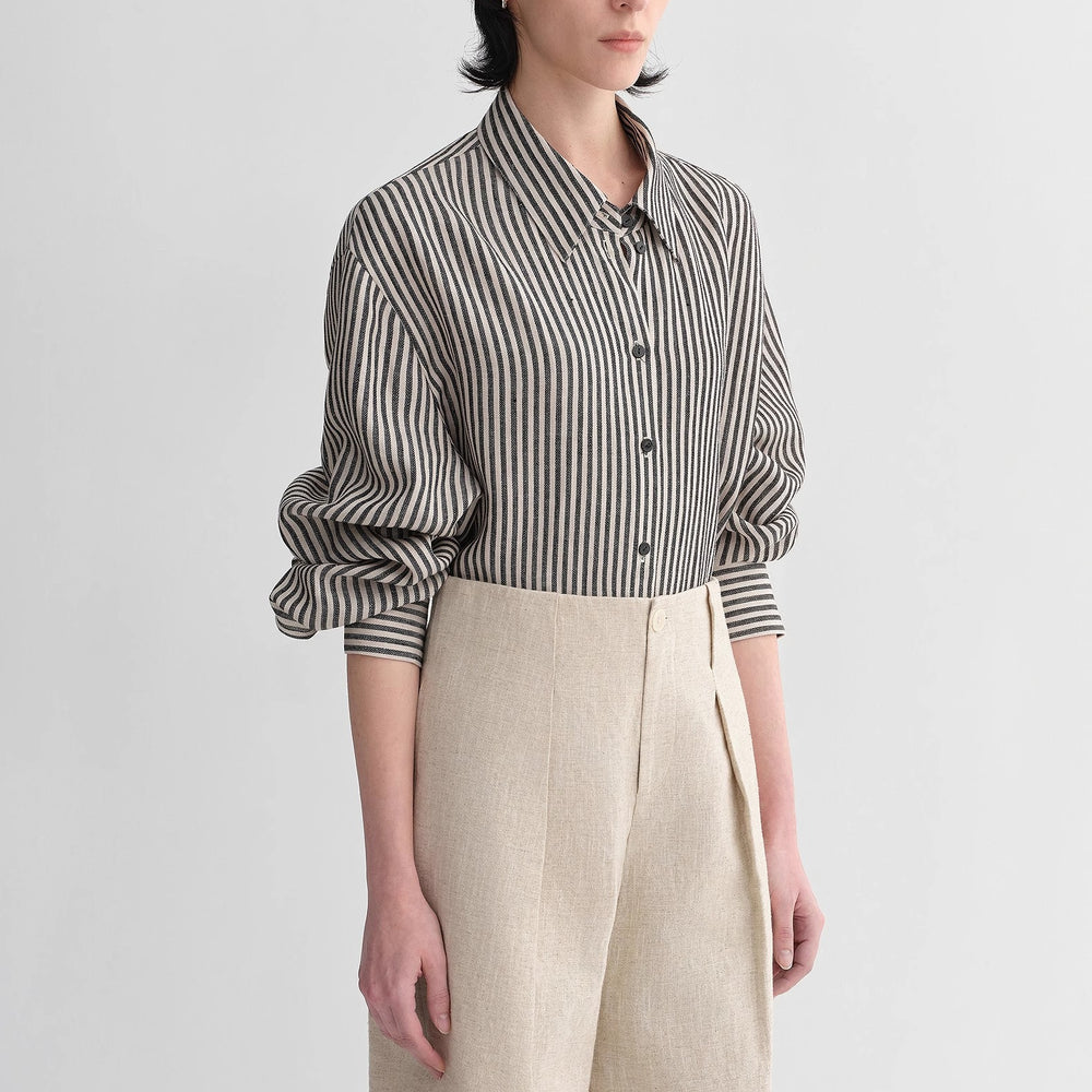 
                  
                    100% linen classic silhouette pinstripe lapel wide breathable long sleeve spring and summer shirt for women
                  
                