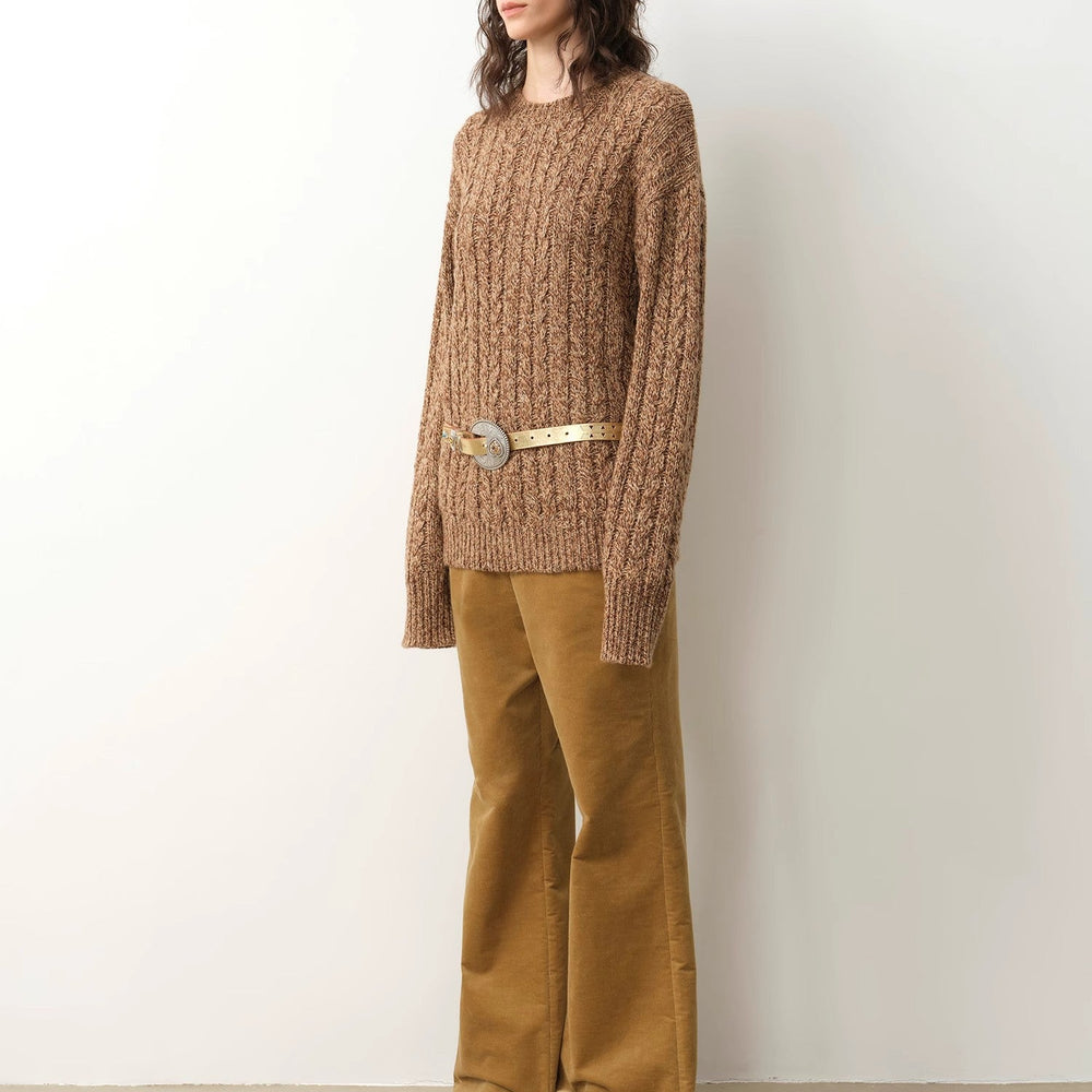 
                  
                    "Thousand Islands Forest Club" Cable-cut Round Neck Wool Blend Slightly Wide Shoulder Sweater
                  
                