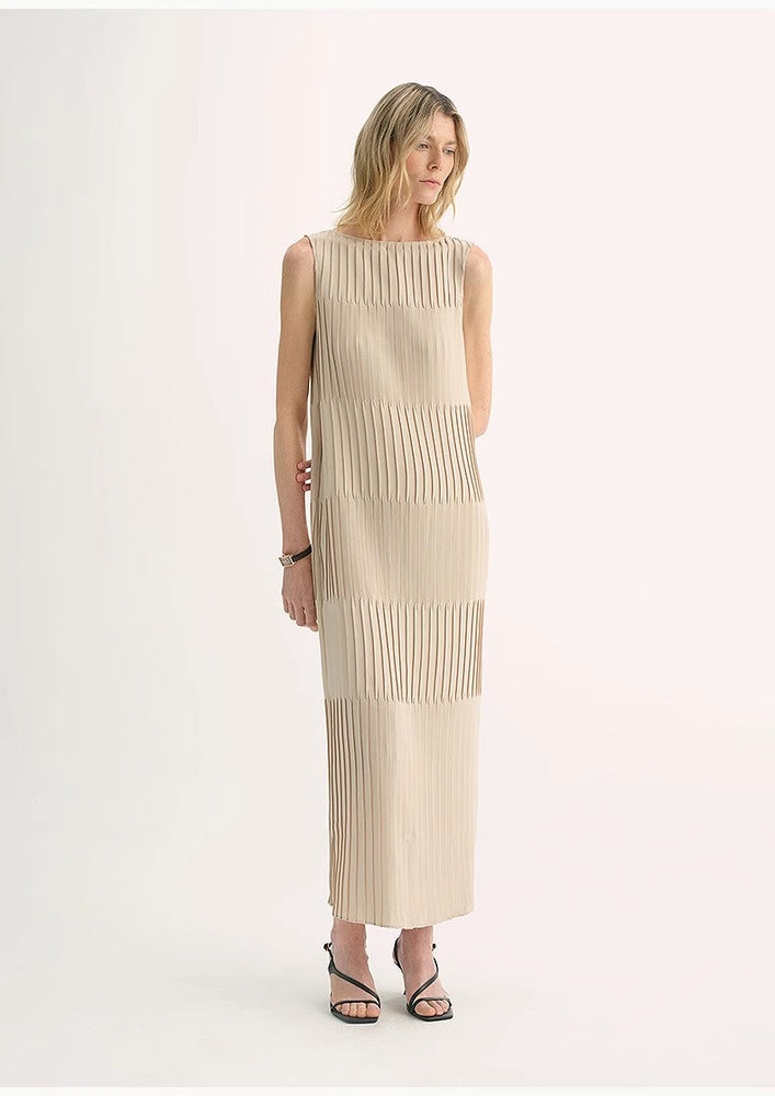
                  
                    Original design handmade pleated straight sleeveless boat neck dress
                  
                