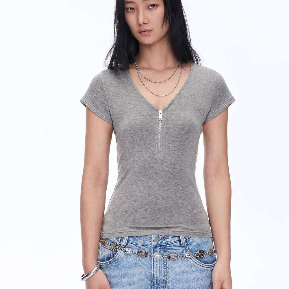
                  
                    "Simple Color Silent Film" Australian Wool Tencel V-neck Zipper T-shirt
                  
                