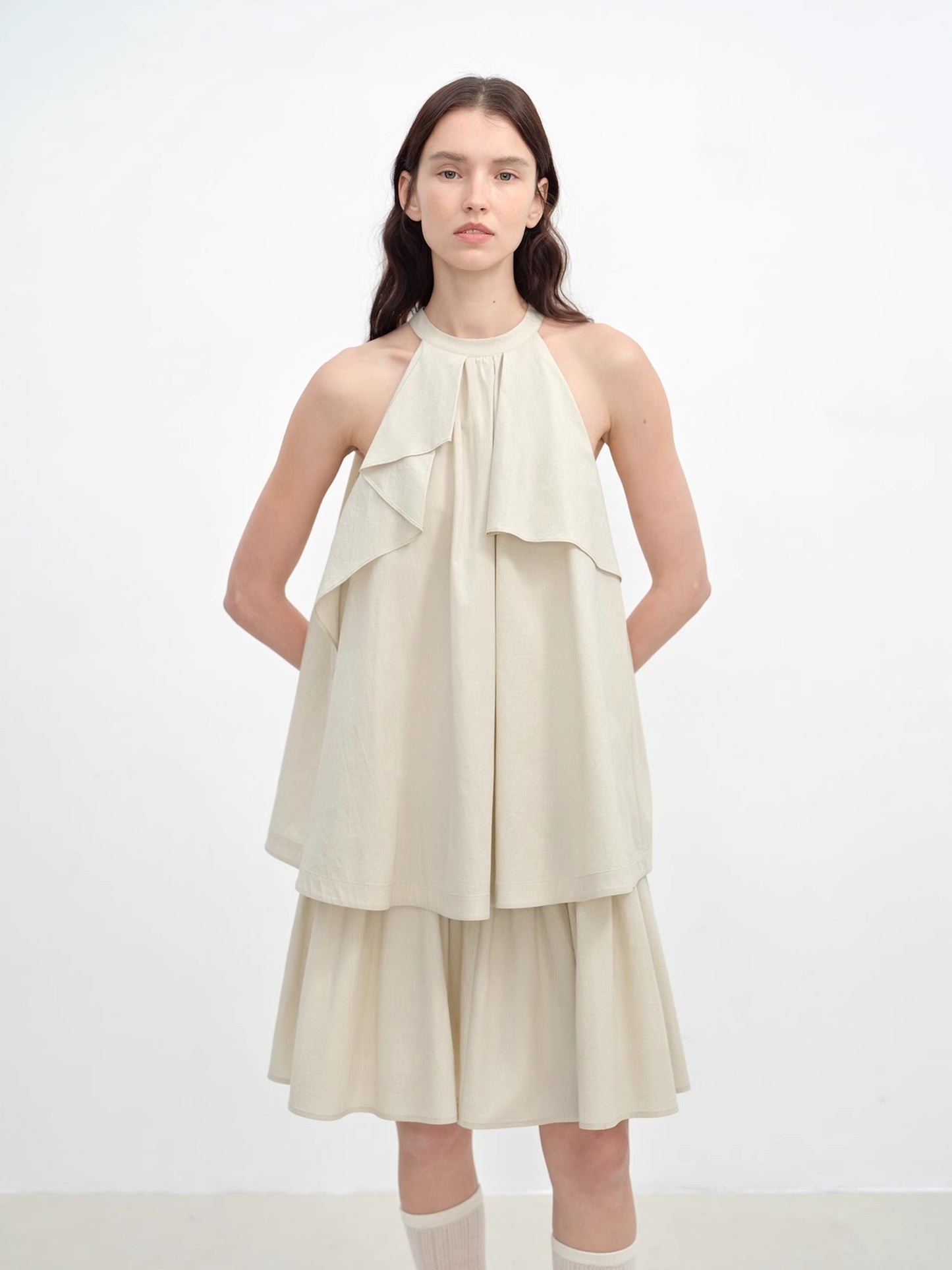 "Floating Island Manor" small stand-up collar design asymmetrical halter dress