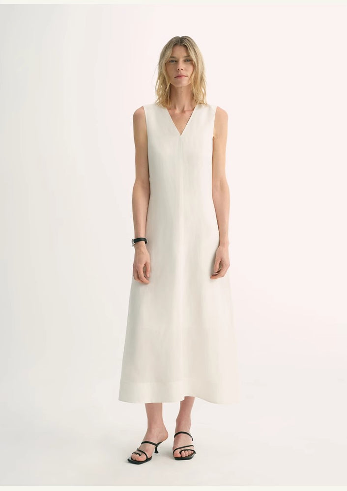 
                  
                    Lightweight and zero-pressure cupro linen textured anti-wrinkle V-neck sleeveless A-line dress
                  
                