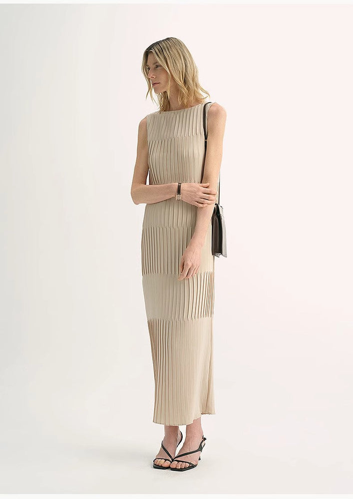 
                  
                    Original design handmade pleated straight sleeveless boat neck dress
                  
                