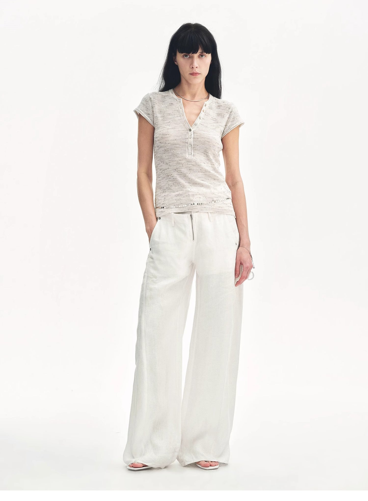 "Minimalist Light Gap" Cotton and Linen Blend Sequined Henley Neck Short Sleeve T-Shirt