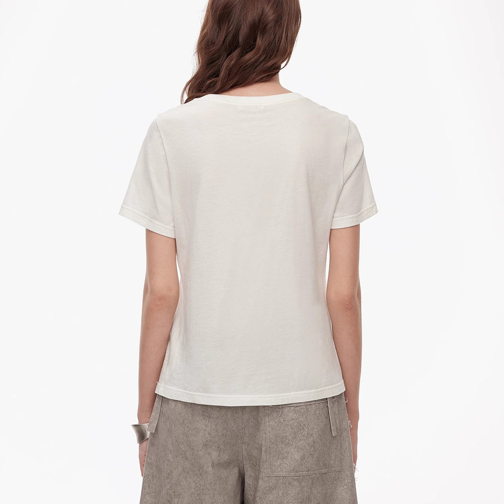 
                  
                    Fashionable and slim fit, all-season original printed, tailored hourglass-style, round neck, short waist T-shirt
                  
                