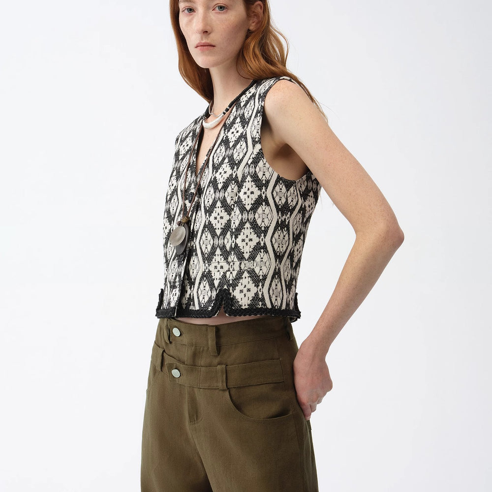 
                  
                    "Venice" Classical simple silhouette Italian imported jacquard ethnic style V-neck vest
                  
                
