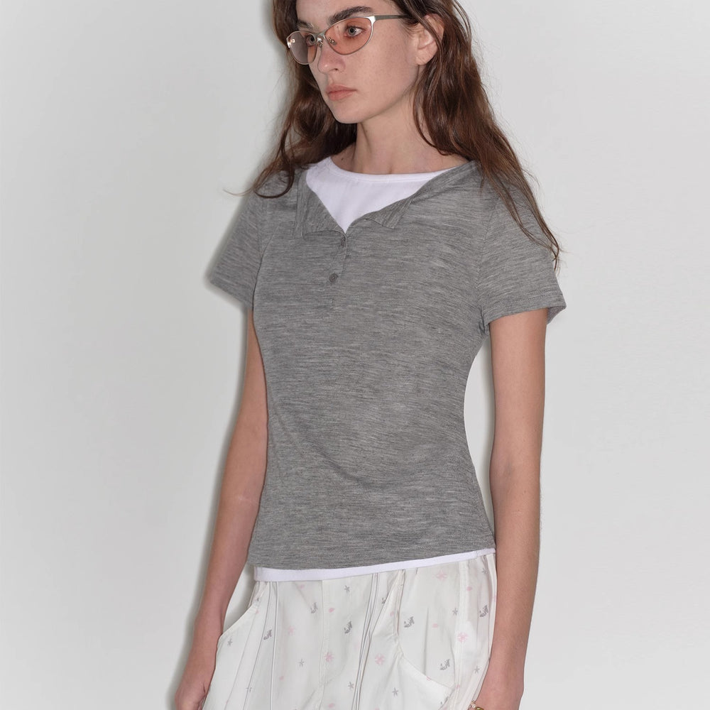 
                  
                    "Simple Advent" Fine Australian Wool Skin-Friendly Fit Henley Neck Tight T-Shirt
                  
                