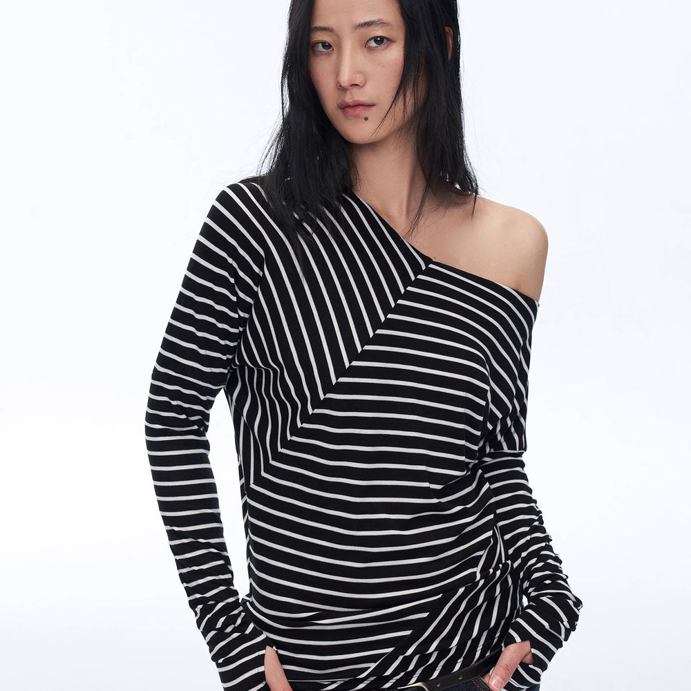 
                  
                    "Picasso Lines" fashionable off-shoulder Lyocell Tencel wool blended draped patchwork striped T-shirt
                  
                