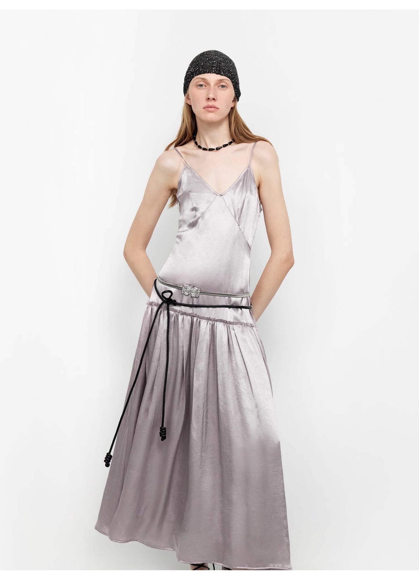 "Girls' Letterhead" Luxurious and light, glossy and silky 100% acetate low-waisted long suspender dress