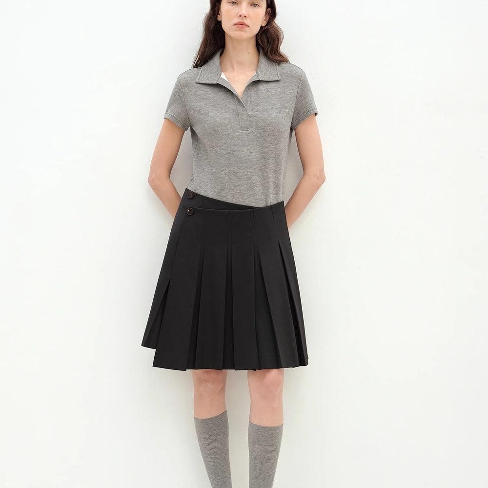 
                  
                    "Dublin" Lapel Straight Shoulder Slim Fit Short Sleeve T-shirt Tops Women
                  
                