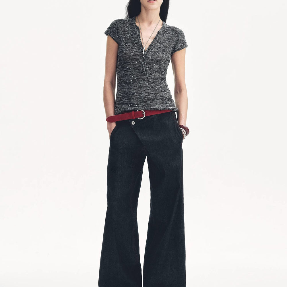 
                  
                    "Minimalist Light Gap" Cotton and Linen Blend Sequined Henley Neck Short Sleeve T-Shirt
                  
                