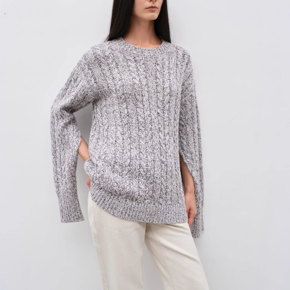 
                  
                    "Thousand Islands Forest Club" Cable-cut Round Neck Wool Blend Slightly Wide Shoulder Sweater
                  
                