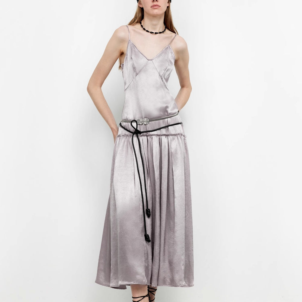 
                  
                    "Girls' Letterhead" Luxurious and light, glossy and silky 100% acetate low-waisted long suspender dress
                  
                