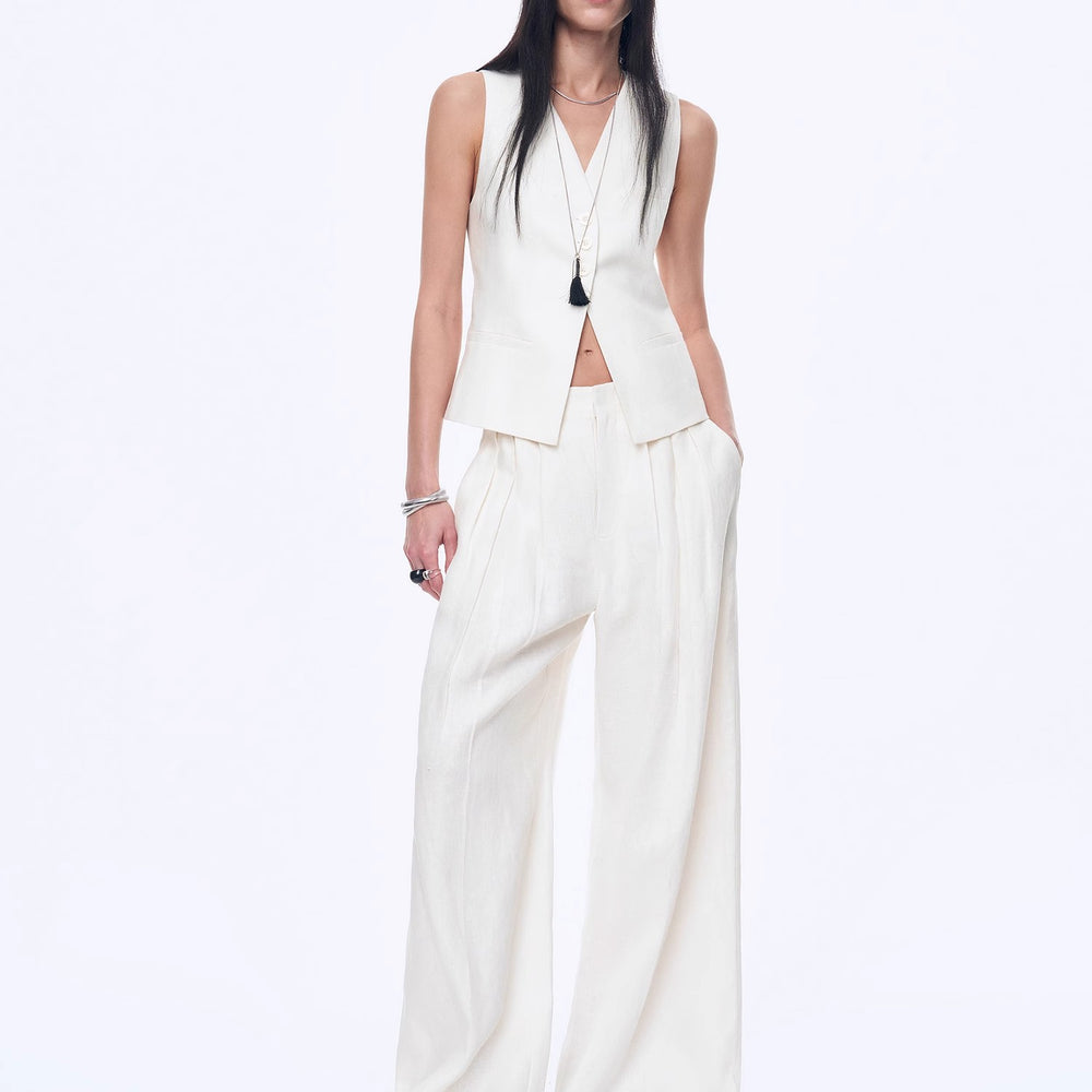 
                  
                    "Old Money Space" Linen draped vest and straight trousers suit
                  
                