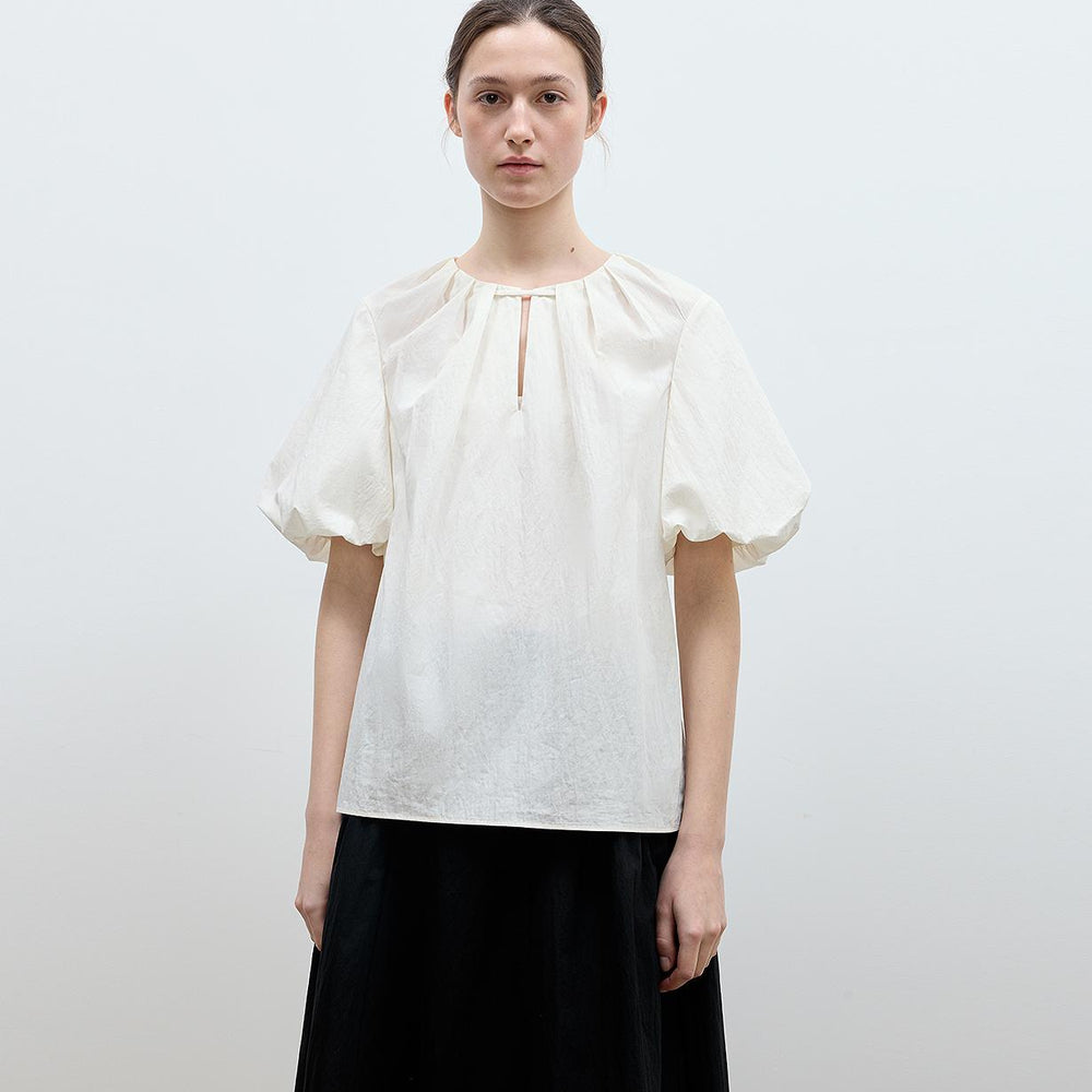 "Iceland Diary" neckline pleated design round neck tie puff sleeve short sleeve shirt for women