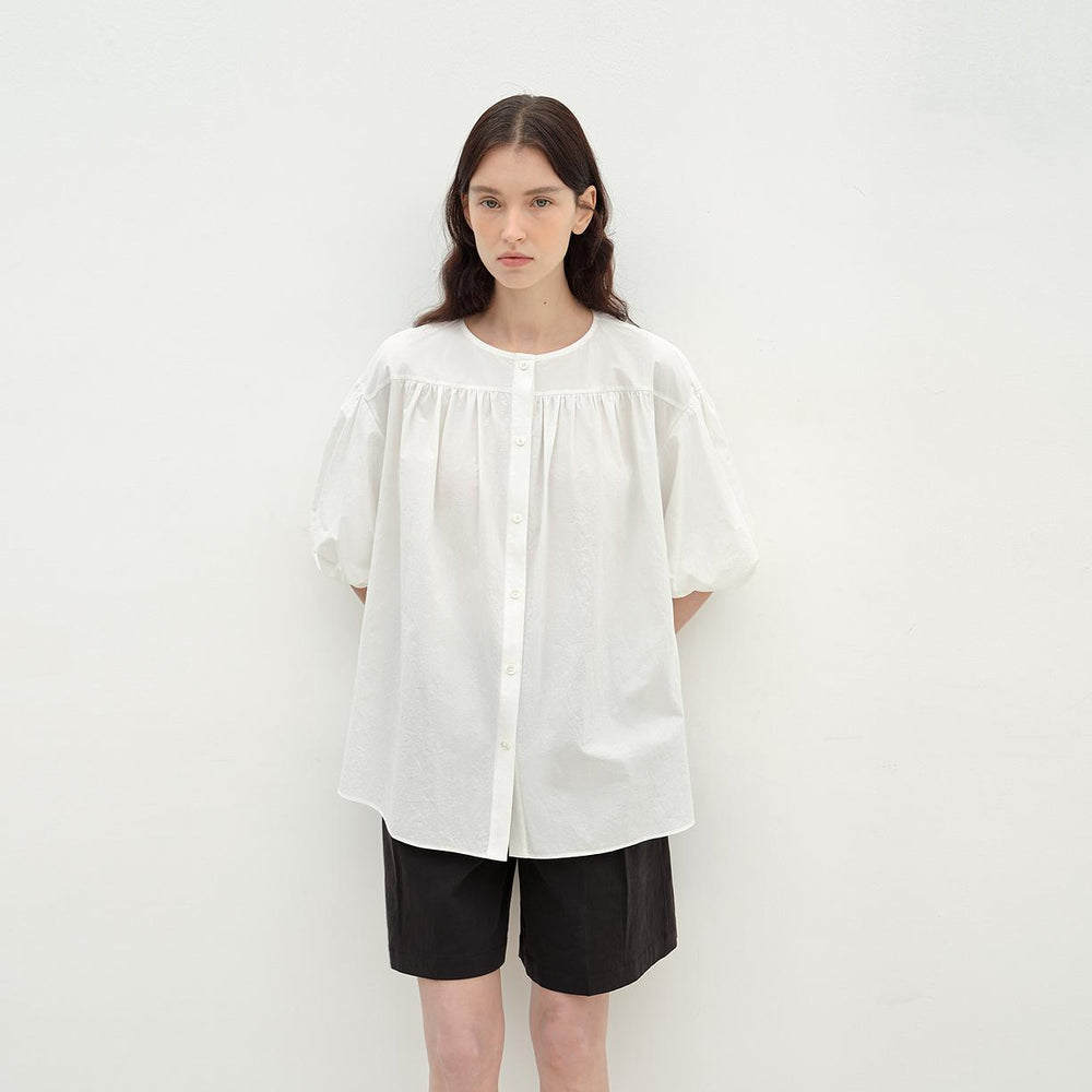 
                  
                    "Romantic Line Drawing" Pure Cotton Slightly Wrinkled Puff Sleeve Short Top for Women
                  
                