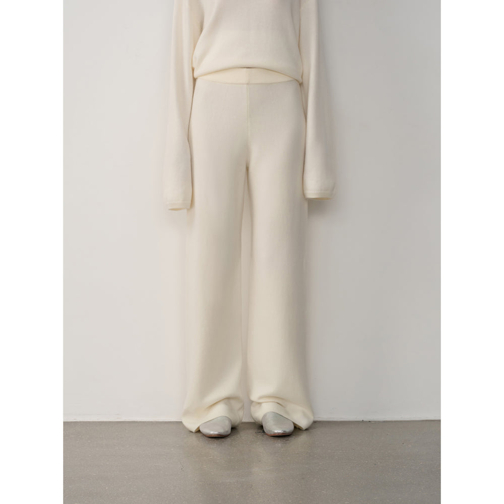 
                  
                    "Fall Winter Mischief" Basalan Merino Wool Knit Outfit
                  
                