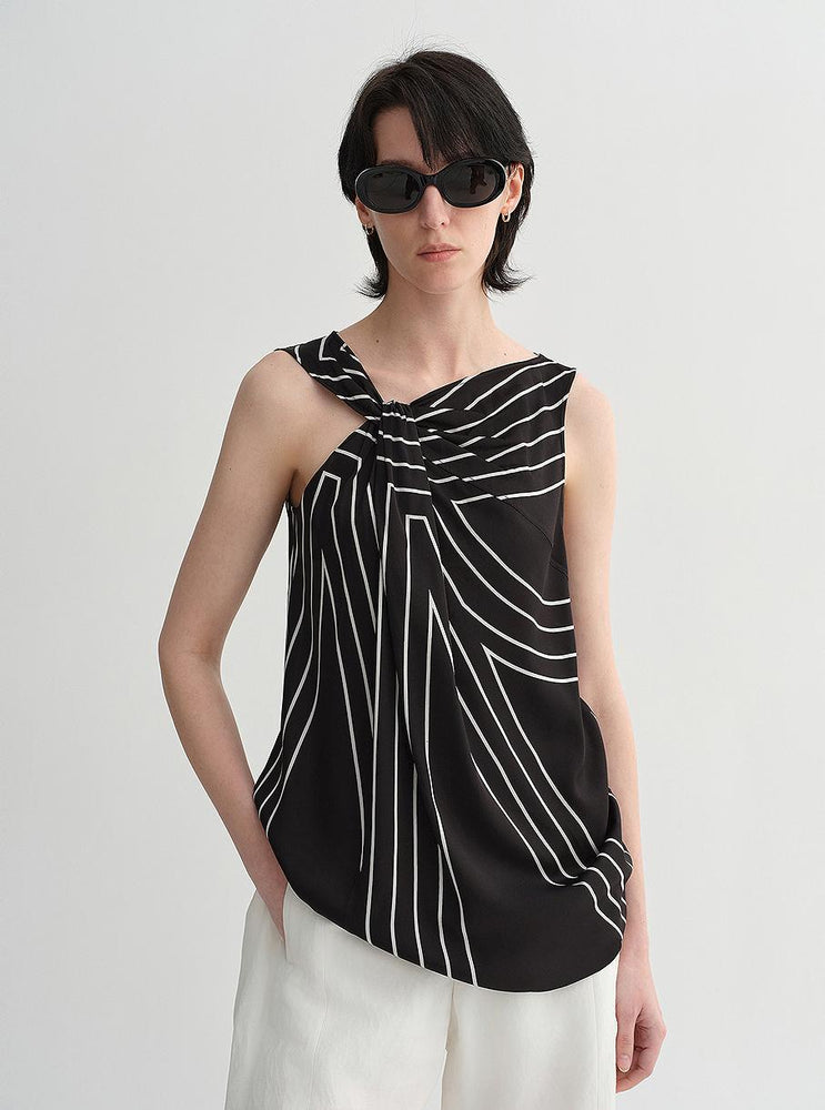 
                  
                    Elastic silk twisted collar original geometric print slim fit multi-occasion T-shirt sleeveless vest for women
                  
                