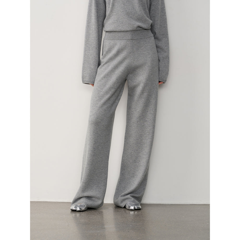 
                  
                    "Fall Winter Mischief" Basalan Merino Wool Knit Outfit
                  
                