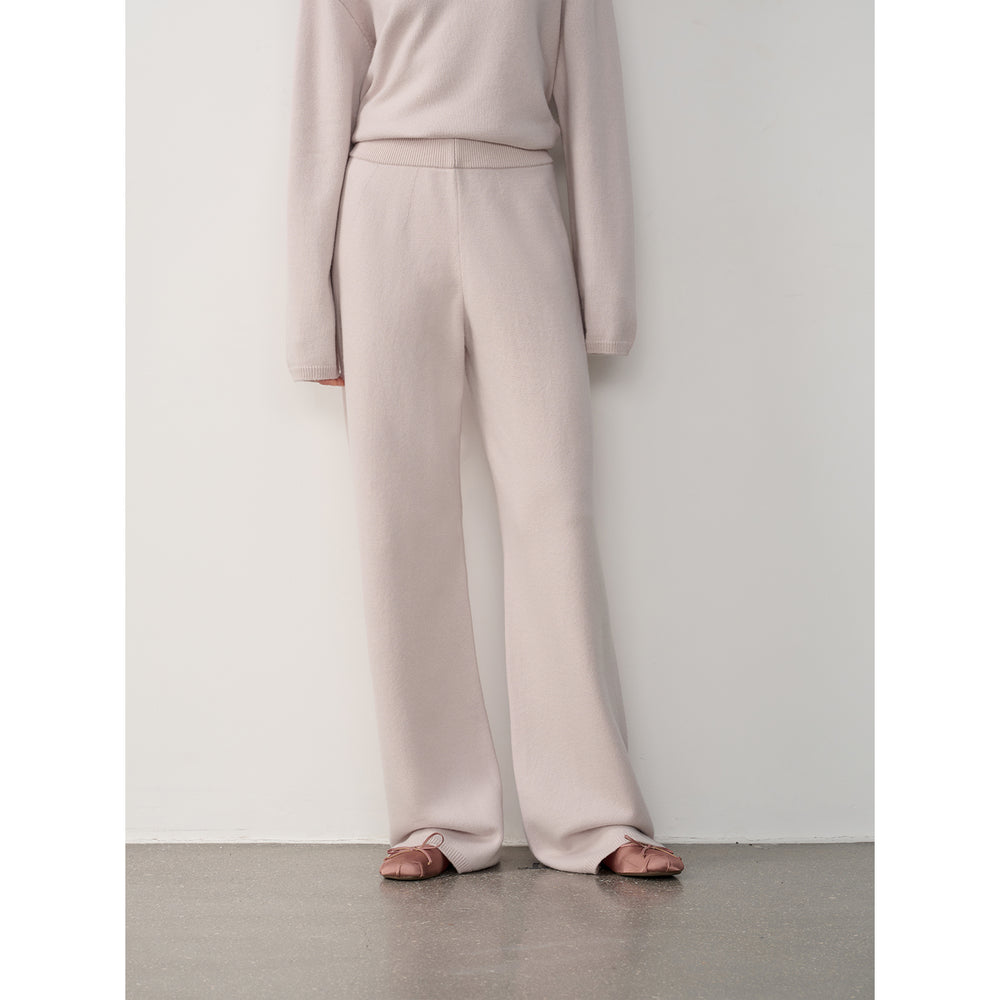 
                  
                    "Fall Winter Mischief" Basalan Merino Wool Knit Outfit
                  
                