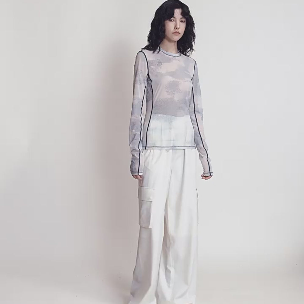 
                  
                    Video in der Galerie ansehen und abspielen, Smudge-printed mesh slightly see-through long-sleeved T-shirt for women
                  
                