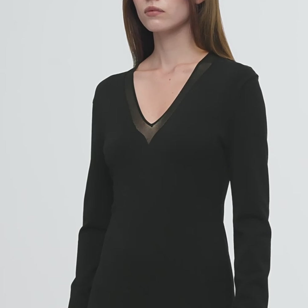 
                  
                    ギャラリービューアでビデオを読み込んで再生、Elegant and intellectual triacetate Tencel blended skin-friendly transparent splicing design V-neck dress
                  
                