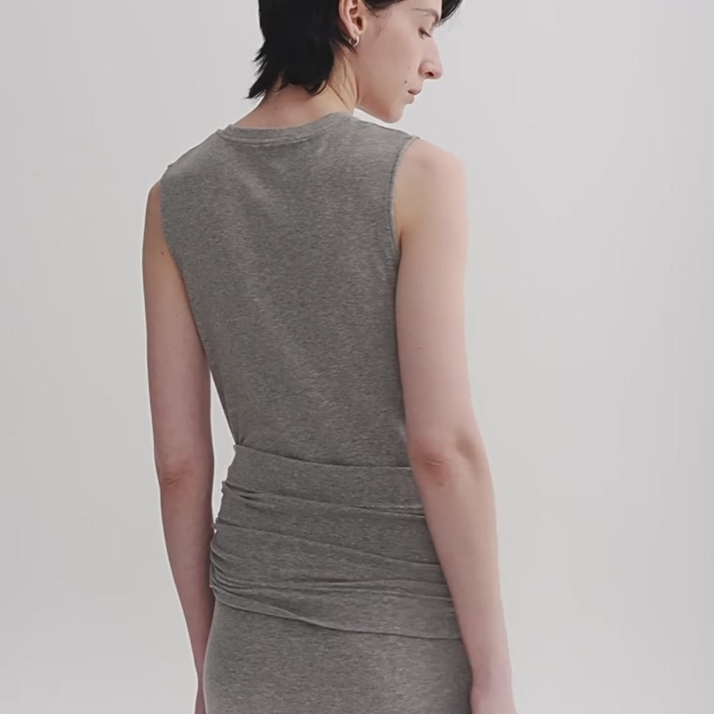 
                  
                    ギャラリービューアでビデオを読み込んで再生、Ice silk wool blend dress with adjustable waistline, hip-flattering design, slim fit for a figure-slimming effect
                  
                