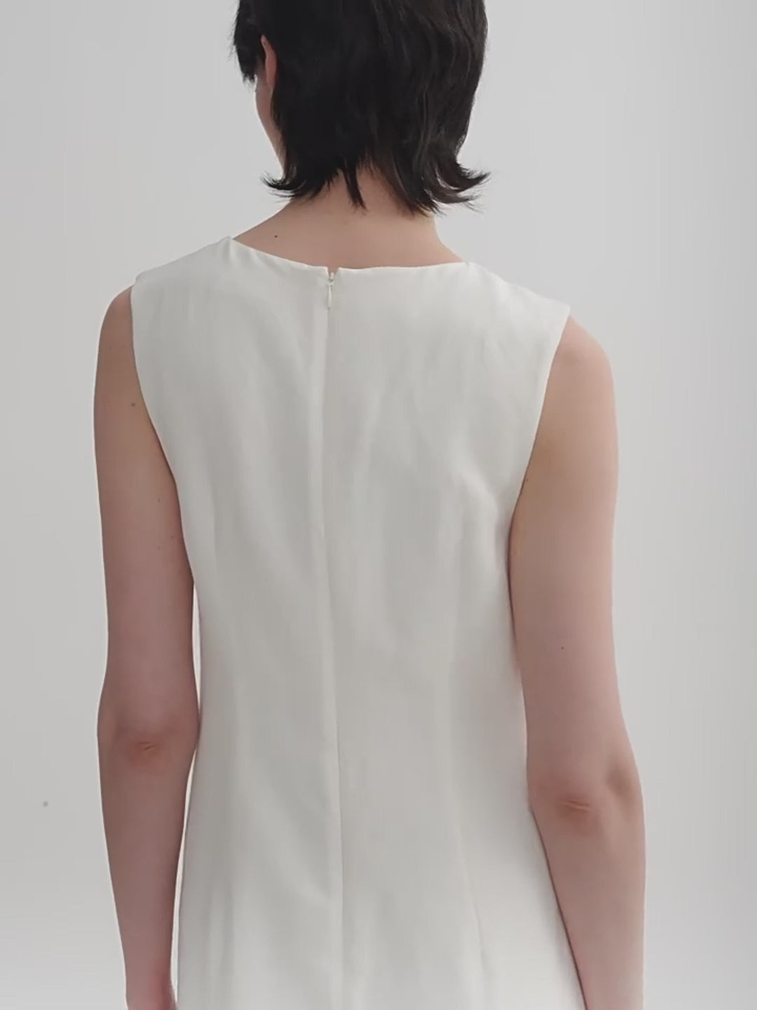 Mulberry silk sleeveless round neck oblique pleated A-line white dress